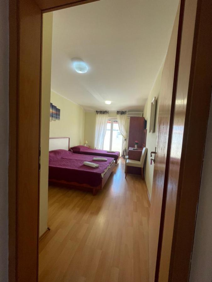 Pag Marina Rooms & Apartment Eksteriør bilde