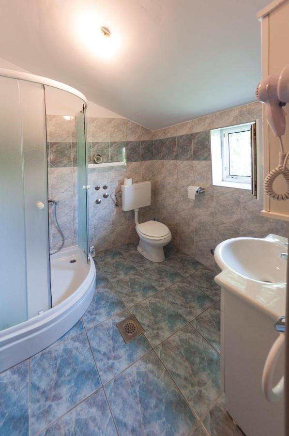 Pag Marina Rooms & Apartment Eksteriør bilde