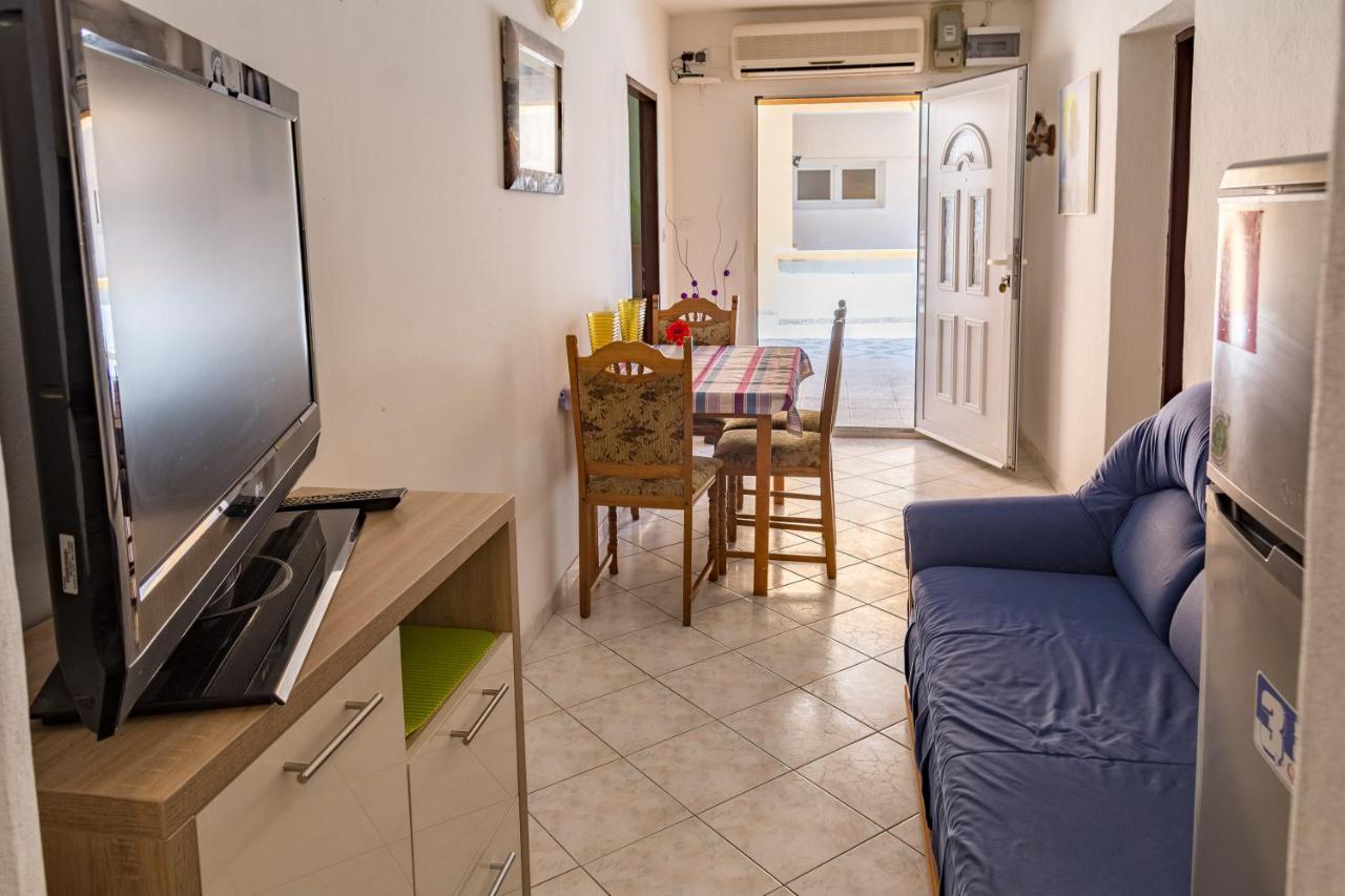 Pag Marina Rooms & Apartment Eksteriør bilde