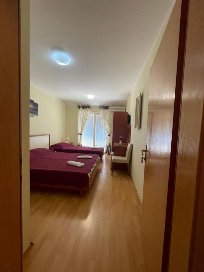 Pag Marina Rooms & Apartment Eksteriør bilde